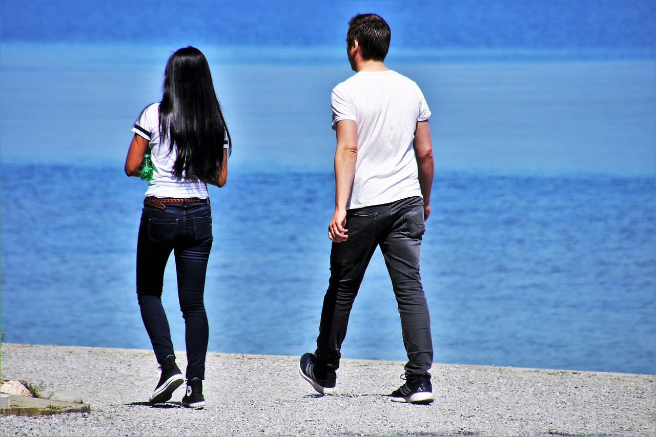 最新热门爱情电影，情感魅力的深度探索