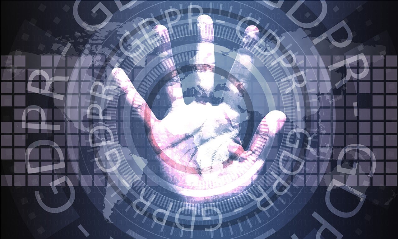 新澳门一码中精准一码免费中特，数据揭示专业路径_深度解析版1318.4302