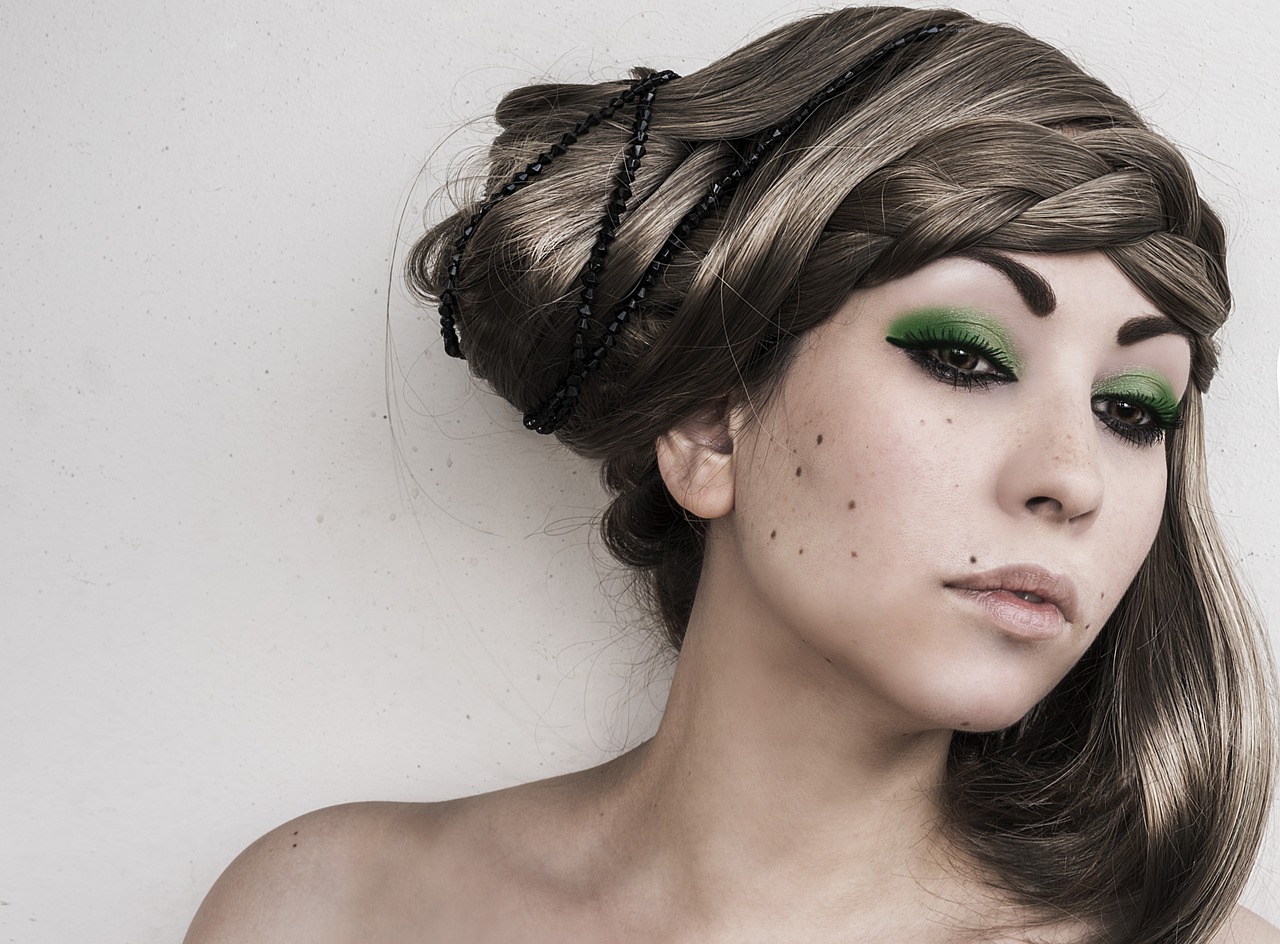 茶色魅力与时尚,最新发色流行趋势的演绎