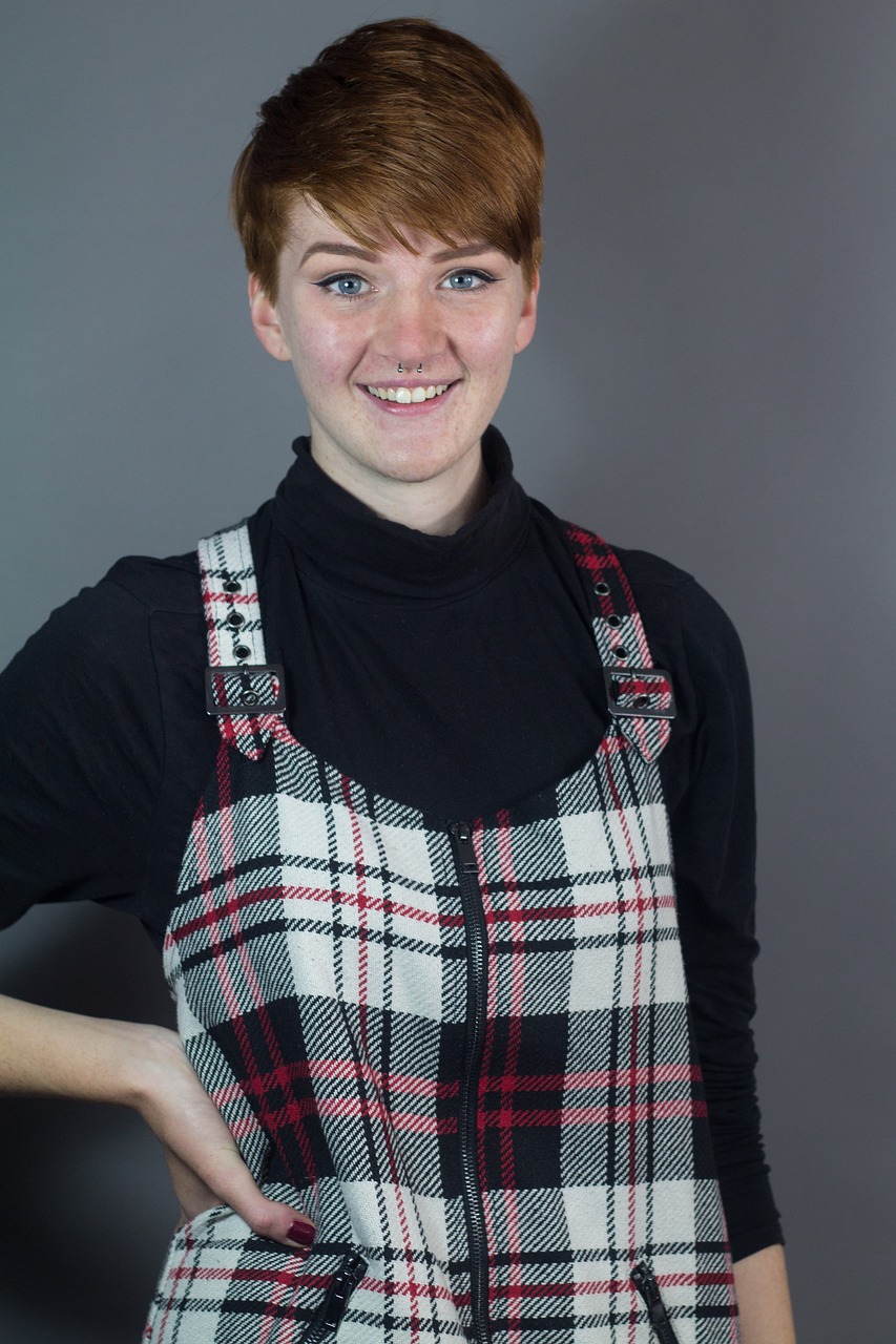 吴尊最新发型引领时尚潮流，展现全新魅力风采