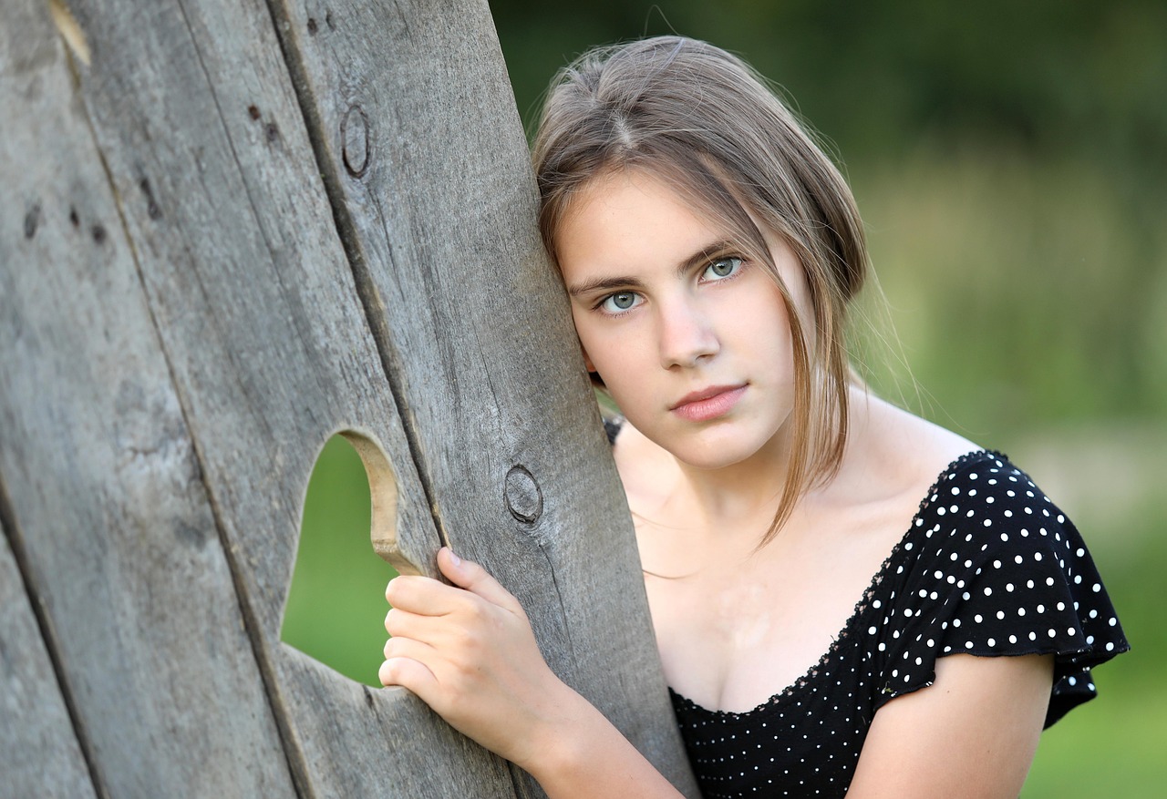 情侣秀恩爱最新动态,甜蜜爱意满满,无处不在的浪漫