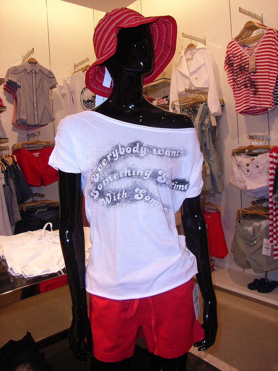 最新秀场大全,时尚潮流的舞台展示风采