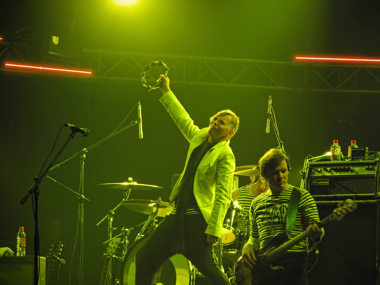 引领音乐潮流的顶尖音响,新时代之声的炫酷之选