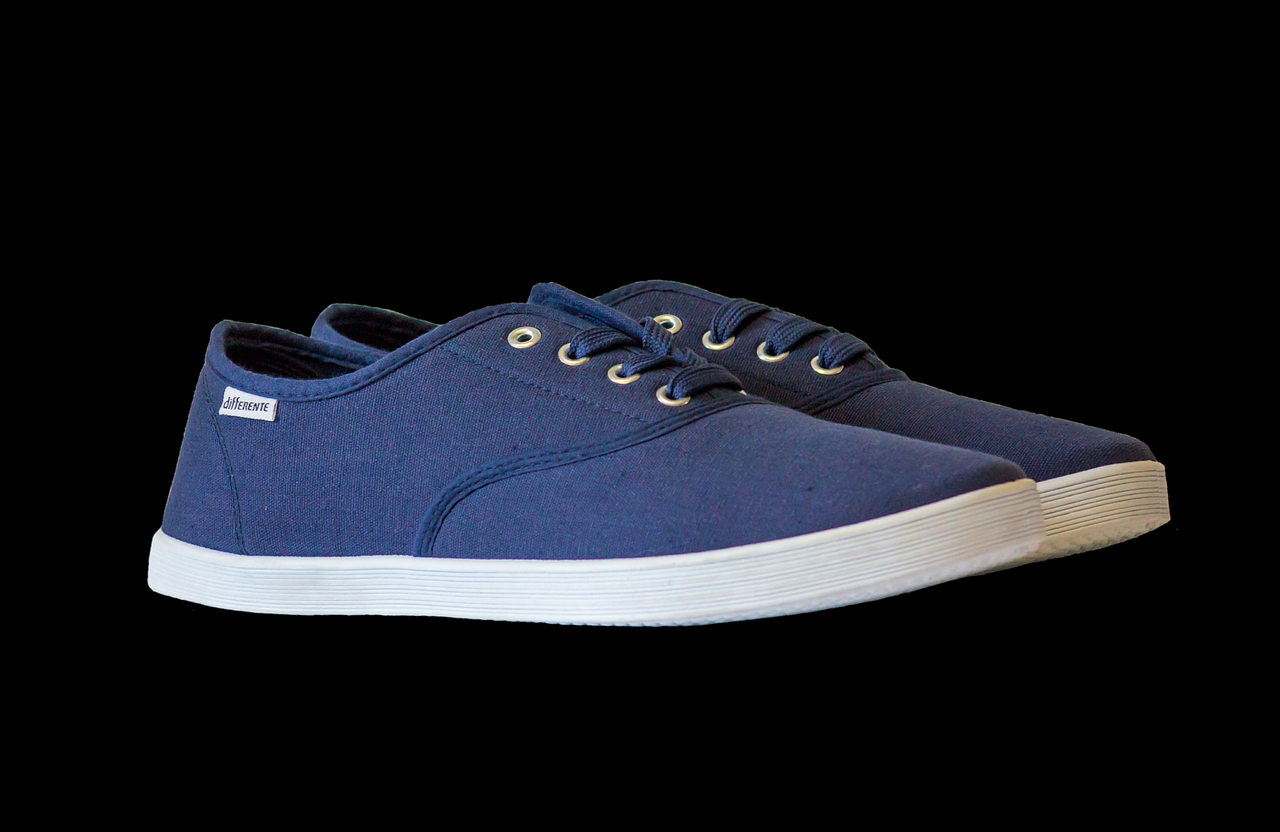 最新运动鞋子,时尚与性能的完美融合