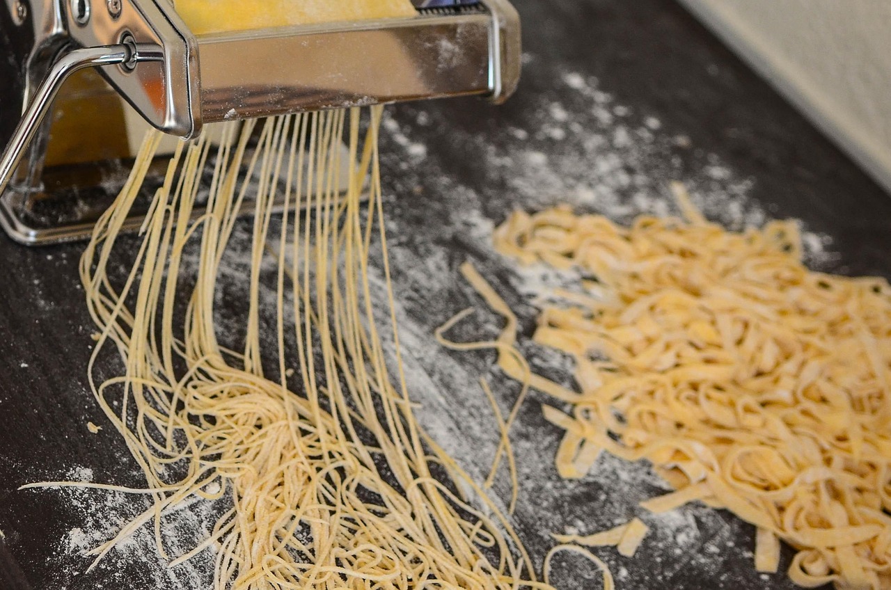 探索传统美食新境界,最新面条吃法大揭秘