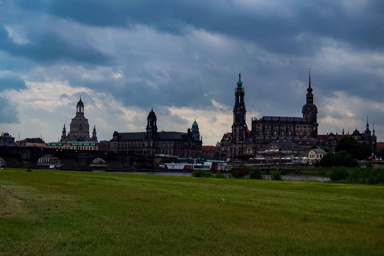 德卓镇最新动态,蓬勃发展中的小镇新面貌